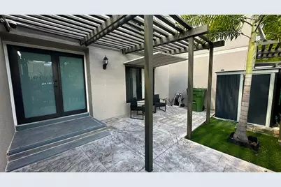 11205 NW 15th St, Pembroke Pines, FL 33026 - Photo 1