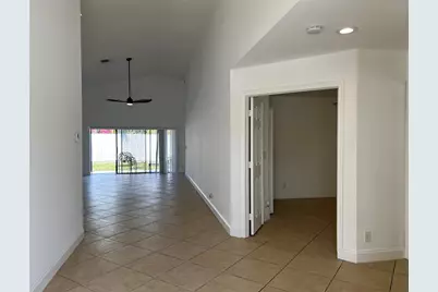 371  Mohawk Ln, Boca Raton, FL 33487 - Photo 5