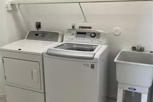 371 Mohawk Ln, Boca Raton, FL 33487 - Photo 17