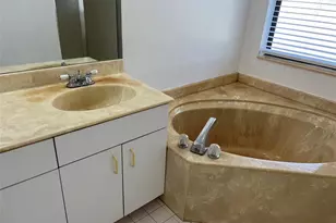 371 Mohawk Ln, Boca Raton, FL 33487 - Photo 23