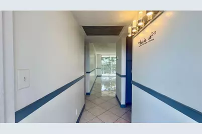 9340  Lagoon Pl, Unit #403, Davie, FL 33324 - Photo 3