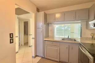 9340 Lagoon Pl, Davie, FL 33324 - Photo 11