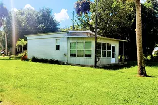 1048 Arvin Ln, Moore Haven, FL 33471 - Photo 3