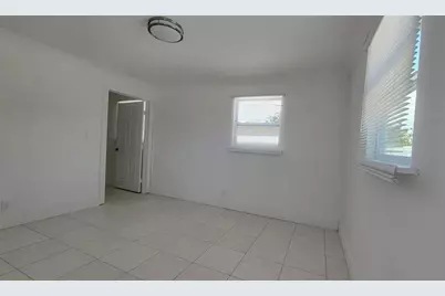 266 NE 42nd St, Deerfield Beach, FL 33064 - Photo 17