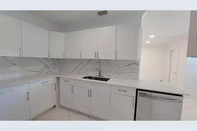 266 NE 42nd St, Deerfield Beach, FL 33064 - Photo 11