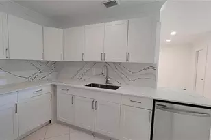 266 NE 42nd St, Deerfield Beach, FL 33064 - Photo 11