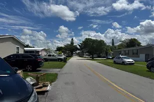 21861 NW 2nd Ct, Pembroke Pines, FL 33029 - Photo 27