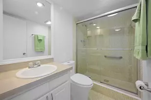 2901 S Palm Aire Dr, Pompano Beach, FL 33069 - Photo 15