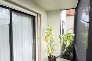 15710 E Waterside Cir, Sunrise, FL 33326 - Photo 17