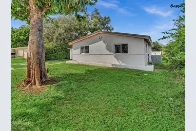 6641  Douglas St, Hollywood, FL 33024 - Photo 3