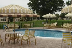 9460 Sunrise Lakes Blvd, Sunrise, FL 33322 - Photo 17