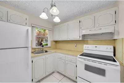 9460  Sunrise Lakes Blvd, Unit #106, Sunrise, FL 33322 - Photo 25