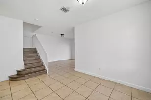 7029 Ambrosia Ln, Naples, FL 34119 - Photo 3