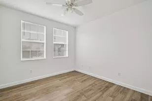 7029 Ambrosia Ln, Naples, FL 34119 - Photo 17