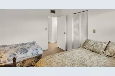 2840  Somerset Dr, Unit #403, Lauderdale Lakes, FL 33311 - Photo 23