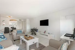 100 Lakeview Dr, Weston, FL 33326 - Photo 5