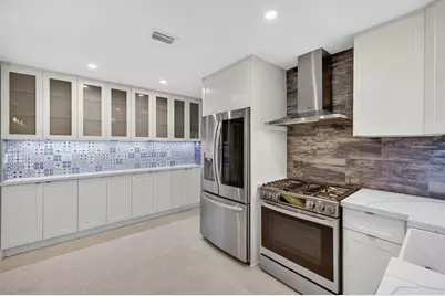 2407 NE 17th Ter, Wilton Manors, FL 33305 - Photo 13