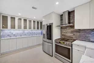 2407 NE 17th Terrace, Wilton Manors, FL 33305 - Photo 13