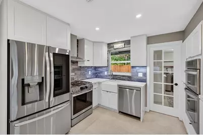 2407 NE 17th Ter, Wilton Manors, FL 33305 - Photo 15