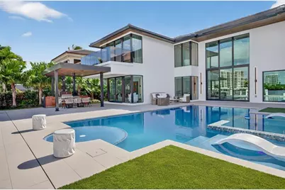 2533  Aqua Vista Blvd, Fort Lauderdale, FL 33301 - Photo 1