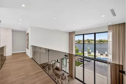 2533  Aqua Vista Blvd, Fort Lauderdale, FL 33301 - Photo 35