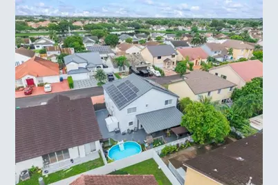 18811 NW 80th Ave, Hialeah, FL 33015 - Photo 15