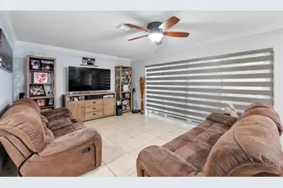 18811 NW 80th Ave, Hialeah, FL 33015 - Photo 31