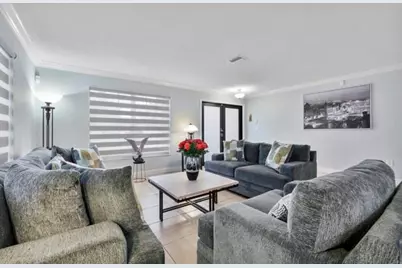 18811 NW 80th Ave, Hialeah, FL 33015 - Photo 21