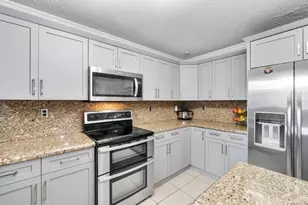 18811 NW 80th Ave, Hialeah, FL 33015 - Photo 29