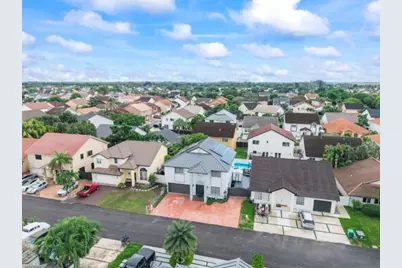 18811 NW 80th Ave, Hialeah, FL 33015 - Photo 7