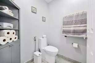 18811 NW 80th Ave, Hialeah, FL 33015 - Photo 61