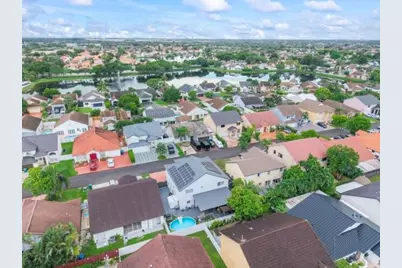 18811 NW 80th Ave, Hialeah, FL 33015 - Photo 13