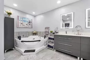 18811 NW 80th Ave, Hialeah, FL 33015 - Photo 57