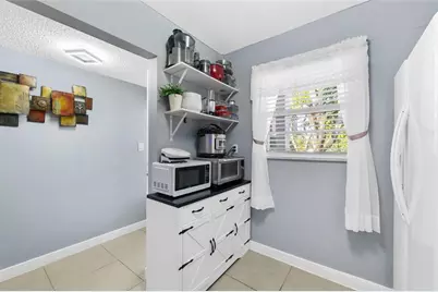 471 N Pine Island Rd, Unit #302D, Plantation, FL 33324 - Photo 9