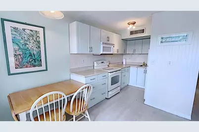 1200  Colonnades Dr, Unit #208, Fort Pierce, FL 34949 - Photo 11