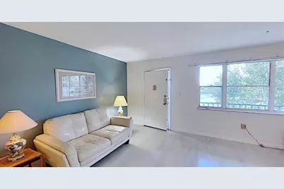 1200  Colonnades Dr, Unit #208, Fort Pierce, FL 34949 - Photo 5