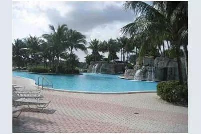 10700 NW 66 St, Unit #302, Doral, FL 33178 - Photo 5