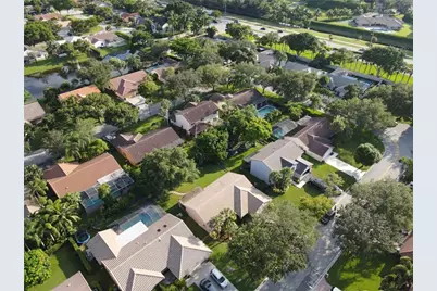 9226 NW 44th Ct, Coral Springs, FL 33065 - Photo 27