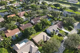 9226 NW 44th Ct, Coral Springs, FL 33065 - Photo 27