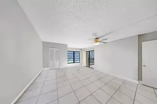 2202 S Cypress Bend Dr, Pompano Beach, FL 33069 - Photo 17