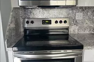 9460 Fontainebleau Blvd, Miami, FL 33172 - Photo 5