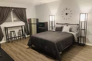 1821 NW 113th Ave, Pembroke Pines, FL 33026 - Photo 3