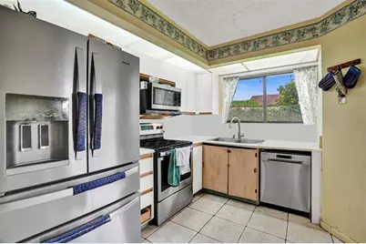 10921 SW 10th Ct, Pembroke Pines, FL 33025 - Photo 5