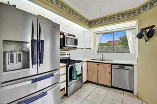 10921 SW 10th Ct, Pembroke Pines, FL 33025 - Photo 5