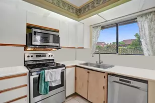 10921 SW 10th Ct, Pembroke Pines, FL 33025 - Photo 17