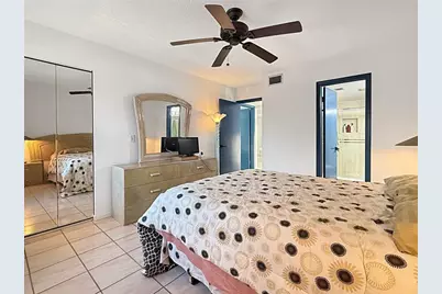 301  Knotty Pine Cir, Unit #D2, Greenacres, FL 33463 - Photo 5