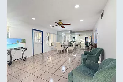 301  Knotty Pine Cir, Unit #D2, Greenacres, FL 33463 - Photo 3