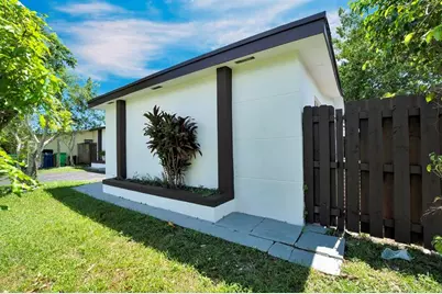 8360 NW 25th Ct, Sunrise, FL 33322 - Photo 3