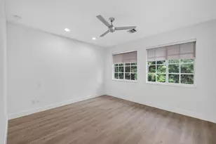 737 SE 1st Ct, Pompano Beach, FL 33060 - Photo 25