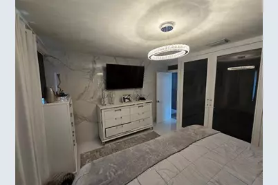 2340 NE 8th Ave, Pompano Beach, FL 33064 - Photo 13